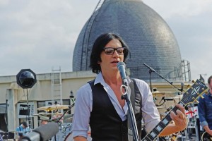 Placebo rocken mit KS Audio auf dem Dach in Paris 