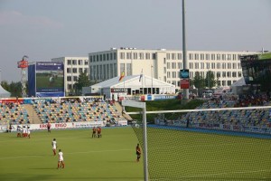 Neptunus installierte temporäre Gebäude für Hockey-EM 2011