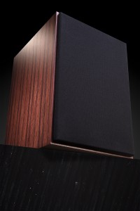 Questeds Aktivmonitor S8R jetzt in „Rosewood Edition“ erhältlich