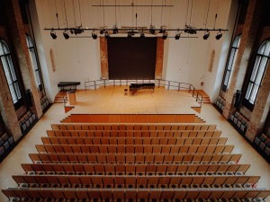 Amptown System Company modernisiert Konzertsaal der UdK Berlin
