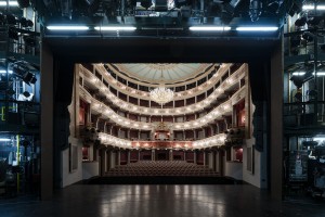 Theater Regensburg ersetzt Halogen-Beleuchtung durch Lichttechnik von ETC