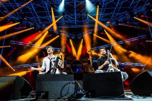 2Cellos anniversary concert with Robe fixtures