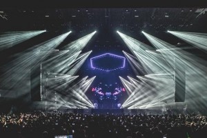 Odesza on tour with Robe fixtures