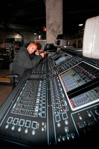 Carlos Dickson upgrades Feid’s monitors with DMI-Klang