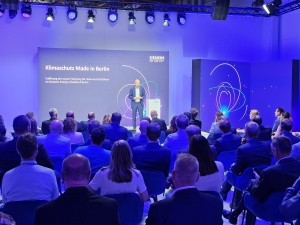 Siemens Energy eröffnet Berliner Produktionsstätte für Vakuumschaltröhren mit LED-Installationen von Samsung