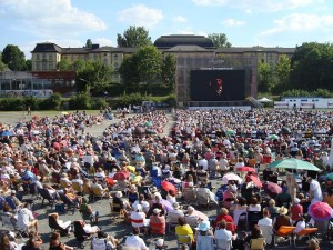 Bayreuther Festspielnacht – Die LED Videowand singt