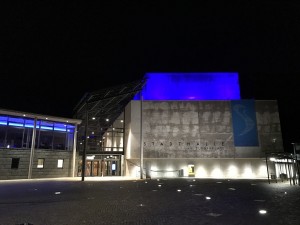 Anolis Divine beleuchten Bühnenturm der Stadthalle Tuttlingen