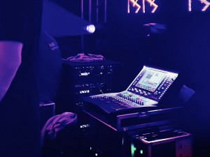 Martin Audio und Skyeline-Live beschallen Elektronischen Pfingstsonntag