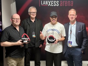 Lionel Richie erhält Sold Out Award der Lanxess Arena
