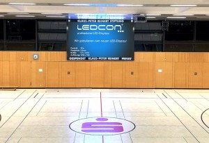 Heimspielstätte der Sportfreunde Loxten mit LEDcon-LED-Display ausgestattet