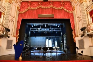 Theater Regensburg ersetzt Halogen-Beleuchtung durch Lichttechnik von ETC