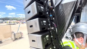 Nub Sound deploys Martin Audio WPC for “Tunes in the Dunes” festival on Perranporth Beach