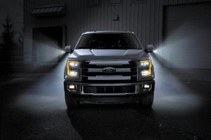 Pickup-Truck mit Voll-LED-Frontlicht von Osram