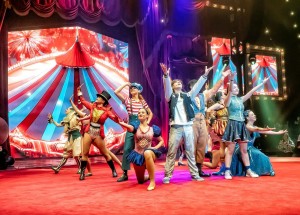 Juanjo Llorens illuminates “Circlassica” Madrid with Robe