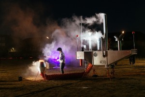 Künstlerkollektiv PARA inszeniert Performances mit MDG-Nebelmaschine