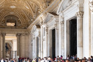Meyer Sound unterstützt neue immersive Klangkreation von Bill Fontana im Petersdom
