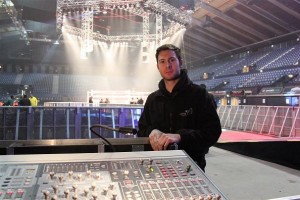 Wrestling-Spektakel mit Electro-Voice XLC 